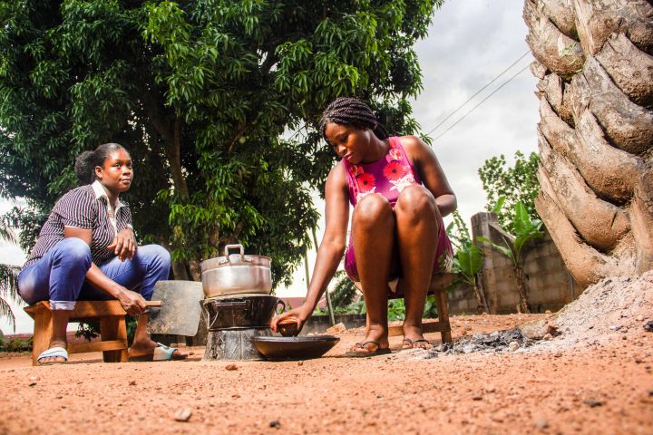 Klimaschutzprojekt "Saubere Kochöfen" in Ghana